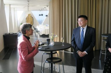 Gouverneur Cathy Berx en vice-governor Xu Mingfei van Shaanxi